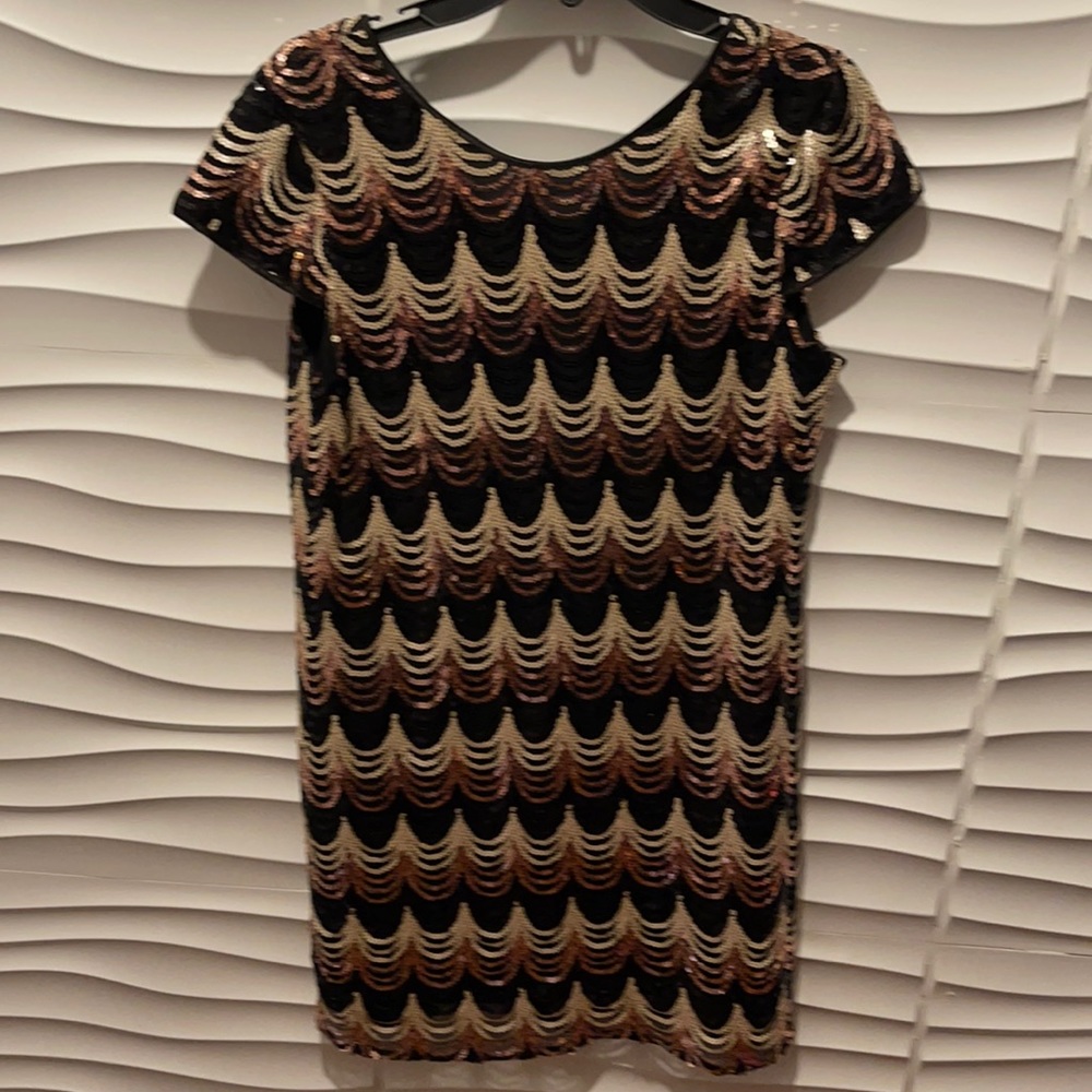 NWOT ROMEO AND JULIET scalloped sequin dress